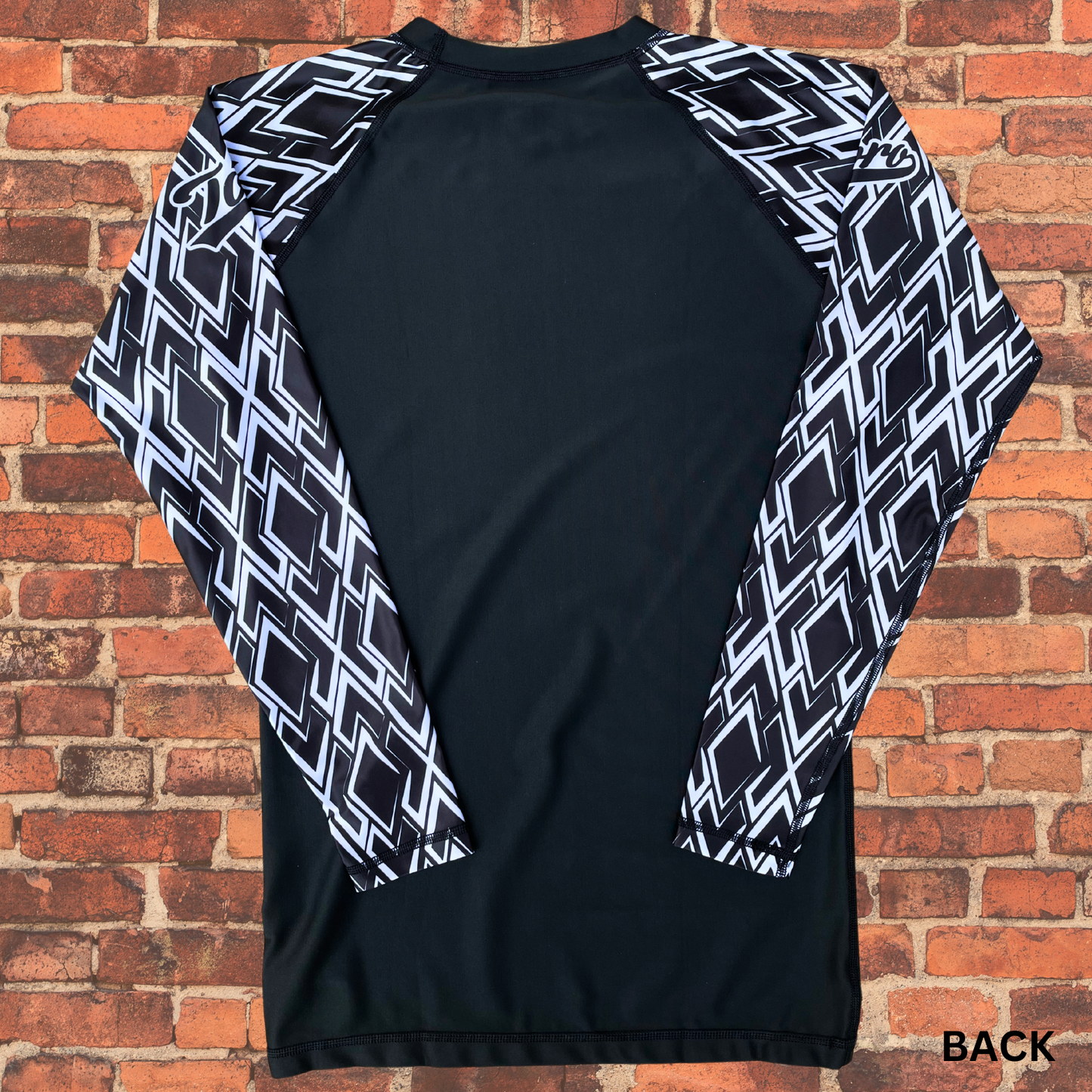 Toro Diamond Long Sleeve Rash Guard – Black | IBJJF Approved
