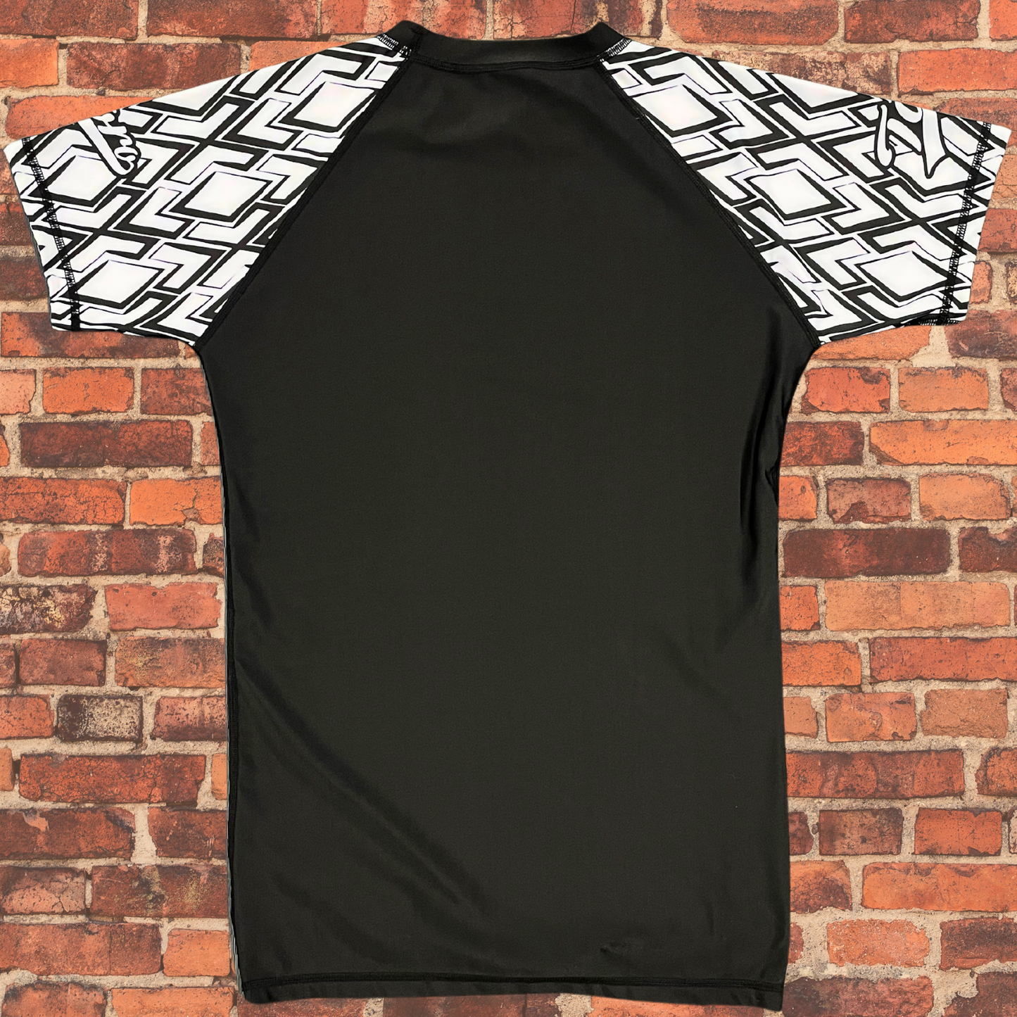 Toro "Diamond" Short Sleeve Rash Guard - White